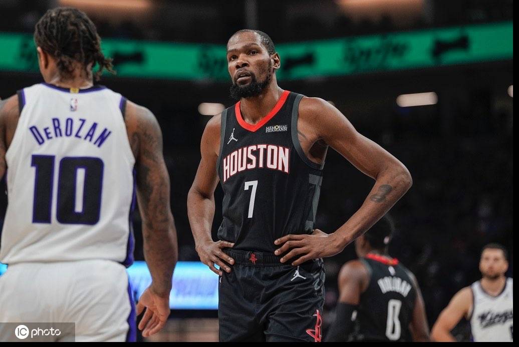 威少15+10杜兰特23分 火箭爆冷不敌国王3连败